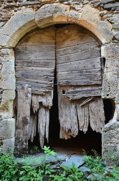 Πολύ Παλιά Ξύλινη Πόρτα Ένα Χωριό — Φωτογραφία Αρχείου