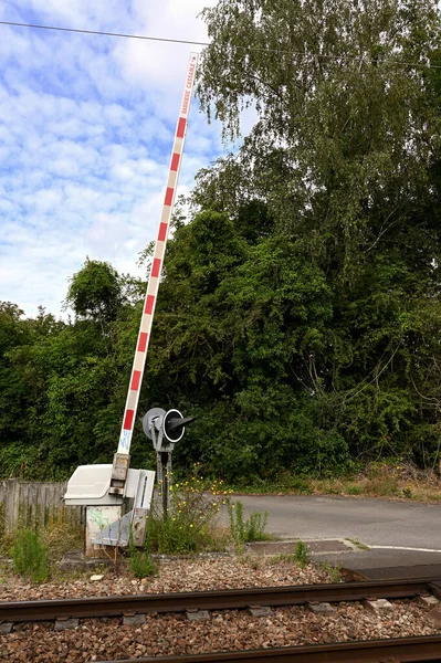 Railroad crossing in the countryside — Stock Photo, Image