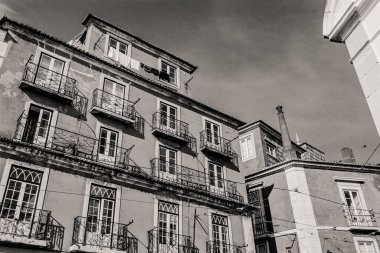 Lizbon sokaklarının tipik dulları