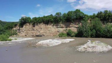 Batı Kafkasya. Kamennomostky Köyü, Belaya Nehri Yazın.