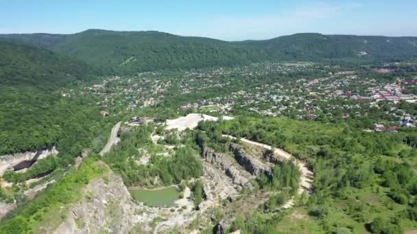 Westelijke Kaukasus Panorama Van Het Dorp Kamennomostky Een Oude Steengroeve — Stockvideo