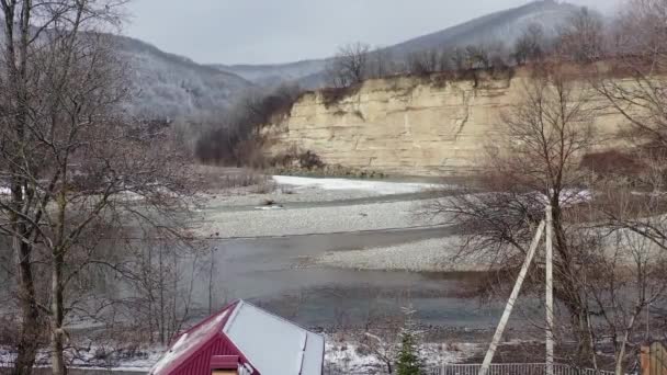 Rusland Westelijke Kaukasus Witte Rivier Het Dorp Kamennomostky Winter — Stockvideo