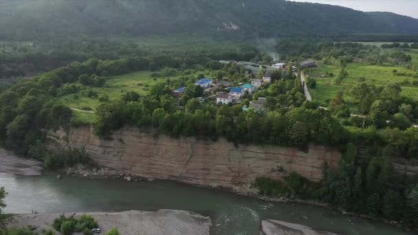 Westelijke Kaukasus Belaya Rivier Bij Het Dorp Kamennomostky Gefilmd Avond — Stockvideo