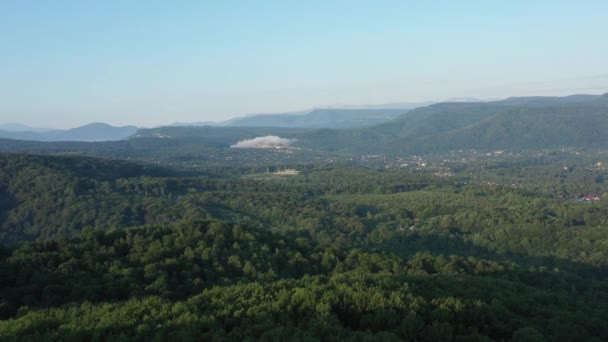 Batı Kafkasya Kamennomostky Köyünün Panorama Çevresi Şafak Vakti Kuş Bakışı — Stok video