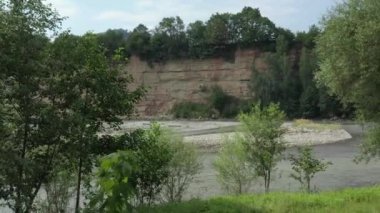 Batı Kafkasya. Kamennomostky köyünün yakınındaki Belaya Nehri.