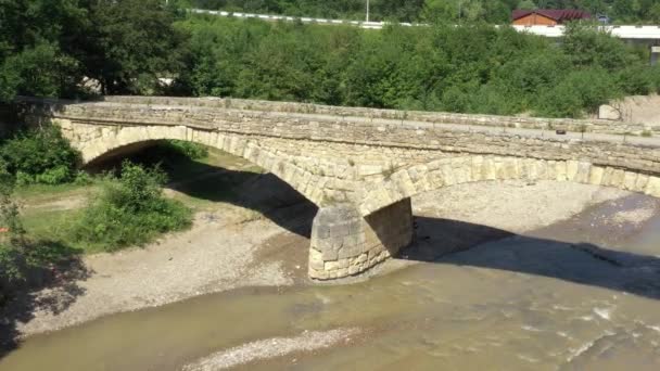 Cáucaso Occidental Viejo Puente Dakhovsky Pueblo Dakhovskaya Puente Fue Construido — Vídeo de stock