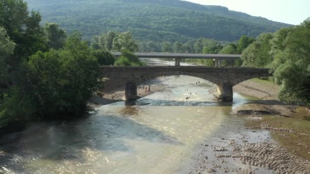 Cáucaso Occidental Viejo Puente Dakhovsky Pueblo Dakhovskaya Puente Fue Construido — Vídeo de stock