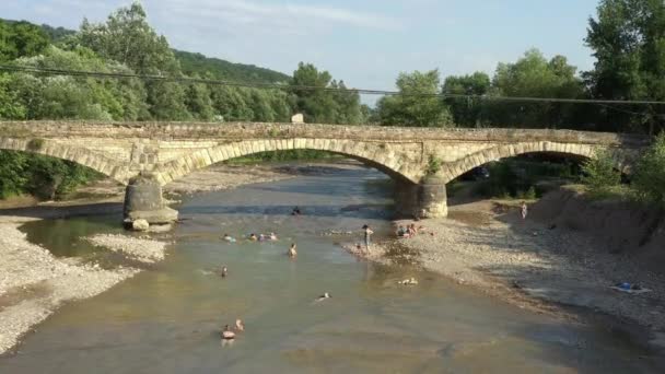 Cáucaso Occidental Viejo Puente Dakhovsky Pueblo Dakhovskaya Puente Fue Construido — Vídeo de stock