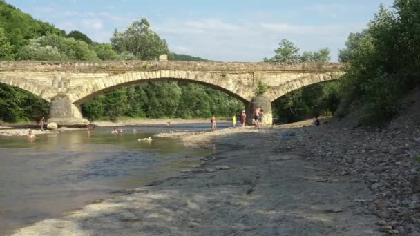 Cáucaso Ocidental Velha Ponte Dakhovsky Aldeia Dakhovskaya Ponte Foi Construída — Vídeo de Stock