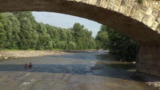 Cáucaso Occidental Viejo Puente Dakhovsky Pueblo Dakhovskaya Puente Fue Construido — Vídeo de stock