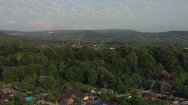 Batı Kafkasya. Belaya Nehri 'nin taşkın ovasında Kamennomostky yerleşimi.