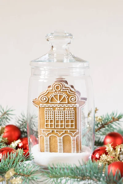 Casa Jengibre Navidad Tarro Cristal Con Decoraciones Navideñas Brunches Abeto — Foto de Stock