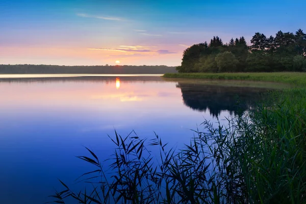 Soluppgång Över Szarek Sjön Masuria Polen — Stockfoto