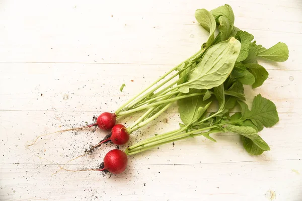 Fresh Red Radishes Soil Roots Green Leaves White Wooden Table — Stock Photo, Image