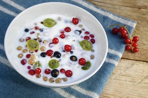 Iogurte Creme Quark Com Bagas Frescas Café Manhã Saudável Sobremesa — Fotografia de Stock