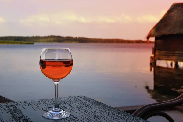 Glass Spritz Veneziano Wooden Table Overlooking Lake Boathouse Sunset Famous — Stock Photo, Image