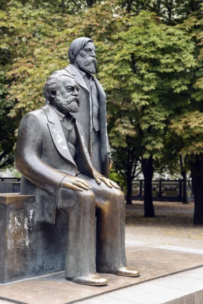 Parte Del Monumento Karl Marx Friedrich Engels Marx Engels Forum — Foto de Stock