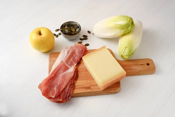 Ingredience Pro Endivie Nebo Čekanka Zapečená Apple Šunka Sýr Dýňová — Stock fotografie