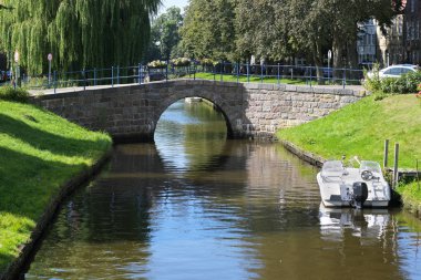 Friedrichstadt, Hollandalı yerleşimciler tarafından kurulan kuzey Almanya'da güzel bir kasaba bir gracht üzerinde Köprü