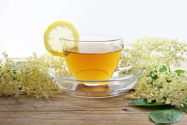Sabugueiro Flor Chá Com Limão Algumas Flores Uma Mesa Madeira — Fotografia de Stock