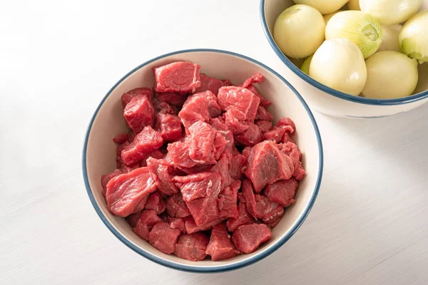 Cozinhar Guisado Goulash Com Carne Picada Monte Cebolas Descascadas Estes — Fotografia de Stock