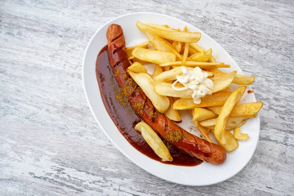 Currywurst Fast Food Popular Alemanha Consistindo Salsicha Com Ketchup Caril — Fotografia de Stock