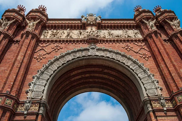 Barselona'da zafer kemeri, İspanya