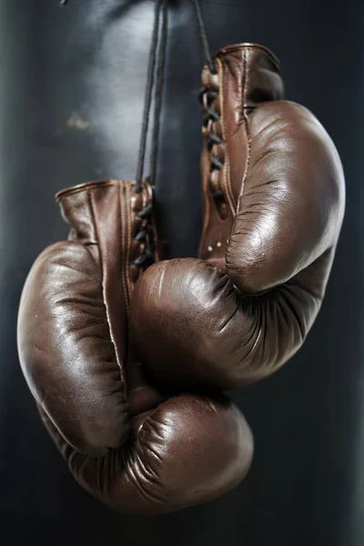 Brown Boxing Gloves Hang Laces Black Background Sport Equipment Training — Stock Photo, Image