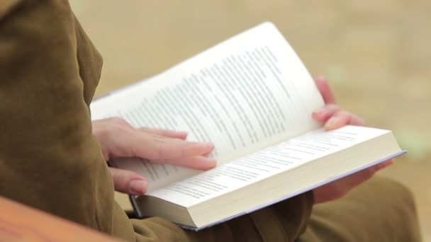 Opened Book Close Unrecognizable Text Girl Hands While She Reading — Stock Video