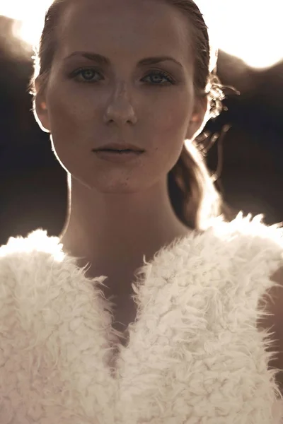 Модний Портрет Красивої Моделі Жінки Заході Сонця Крупним Планом — стокове фото