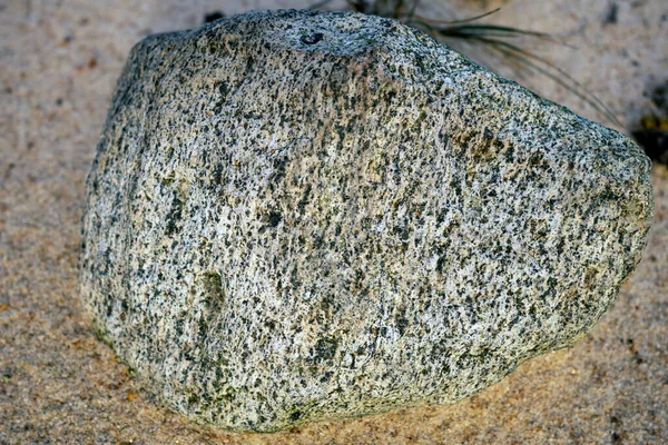 花崗岩の石を閉じると 色は灰色 水平フレームビュー — ストック写真