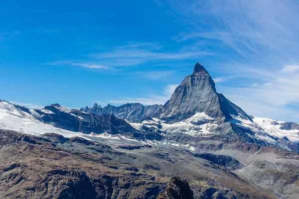 Matterhorn Montaña Con Nieve Blanca Cielo Azul Verano Suiza — Foto de Stock