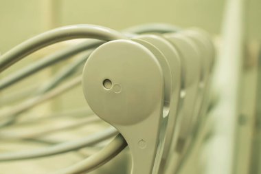 Dişçilikte açık renkli tıbbi ekipmanların bir parçası