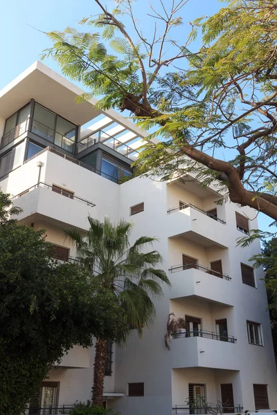 Tel Aviv 'deki Rothschild Bulvarı' ndaki Bauhaus mimari binası.