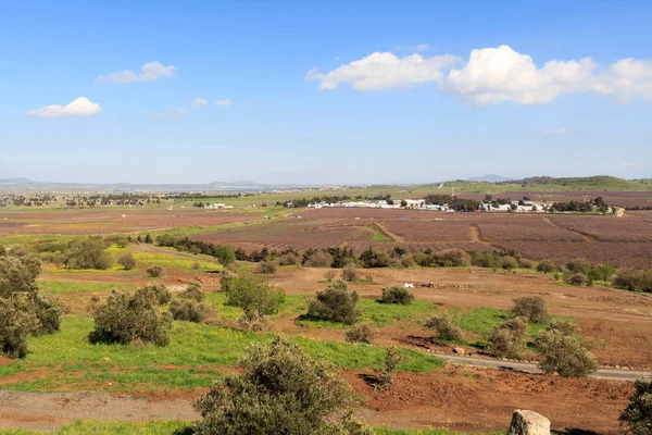 Grenze zwischen Syrien und Israel besetzt golanische Höhen mit quneitra Grenzübergang und undof Lager — Stockfoto