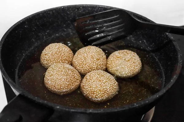 Sesame Sticky Rice Cake Indonesia Fried Hot Boiling Oil Known — Stock Photo, Image