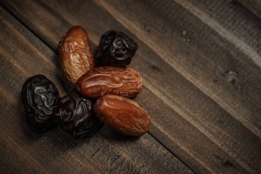 Arap hurmaları, tahtadan yapılmış.