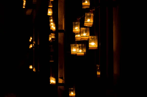 蜡烛之夜街上的烛台 西班牙塞哥维亚 佩德拉扎 — 图库照片