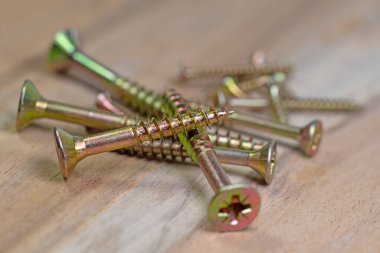 Galvanize ahşap vidalar