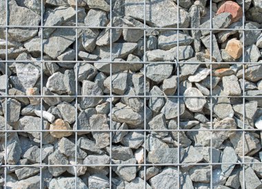 Gabion ezilmiş taşlarla dolu.