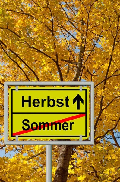 Road Sign End Summer Beginning Autumn Sommer Herbst — Stock Photo, Image