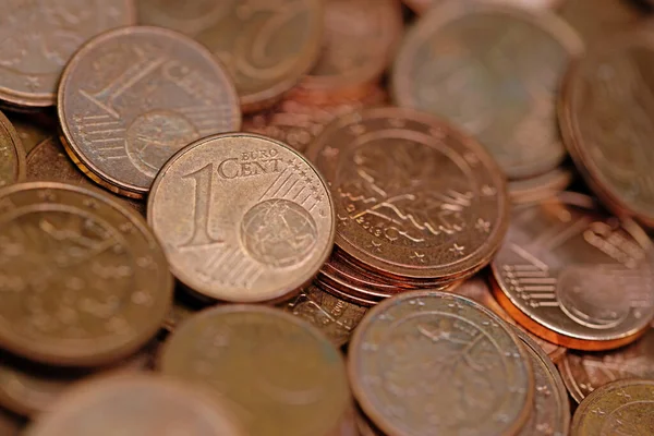 Маленькие Монеты Евро Крупным Планом — стоковое фото