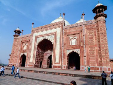 Hindistan 'ın Taj Mahal' inin giriş kapısı.
