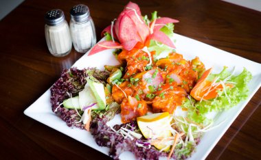 Harika sunumlu lezzetli süzme peynir.