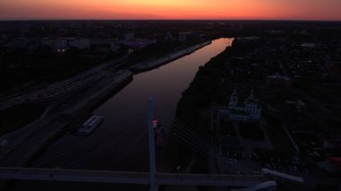 Yazın Sibirya gün batımı