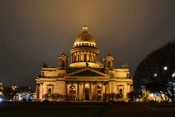 Bela Igreja Mármore Com Brilho Dourado Vindo Topo Cúpula Dourada — Fotografia de Stock