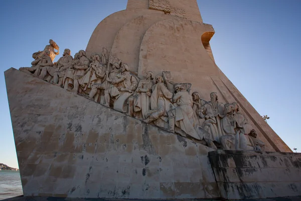 2010年12月7日葡萄牙里斯本 著名发现纪念馆的东方概况 纪念发现时代的先驱葡萄牙的黄金时代 — 图库照片