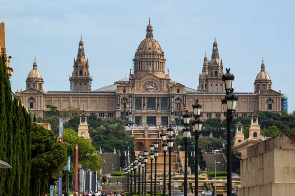 2010年2月5日 西班牙巴塞罗那 看看加泰罗尼亚国家艺术博物馆 Museu Nacional Art Catalunya 所在的历史建筑 — 图库照片