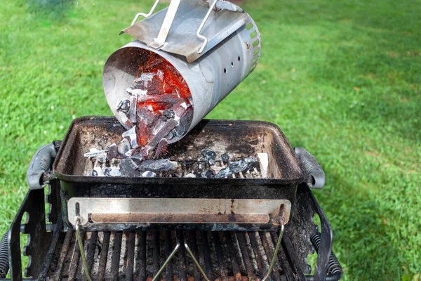 Close Image Charcoal Chimney Starter Filled Red Glowing Charred Coal — Stock Photo, Image