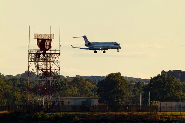 Washington Usa 2020 Ronald Reagan National Airport Přistává Osobní Letadlo — Stock fotografie